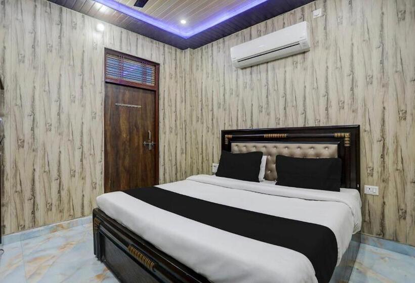 ホテル Oyo The Grand Soron