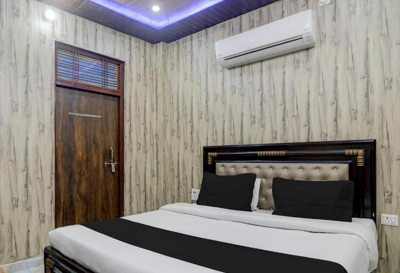 ホテル Oyo The Grand Soron