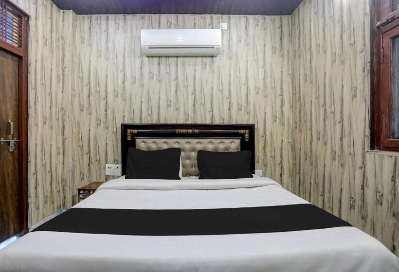 ホテル Oyo The Grand Soron