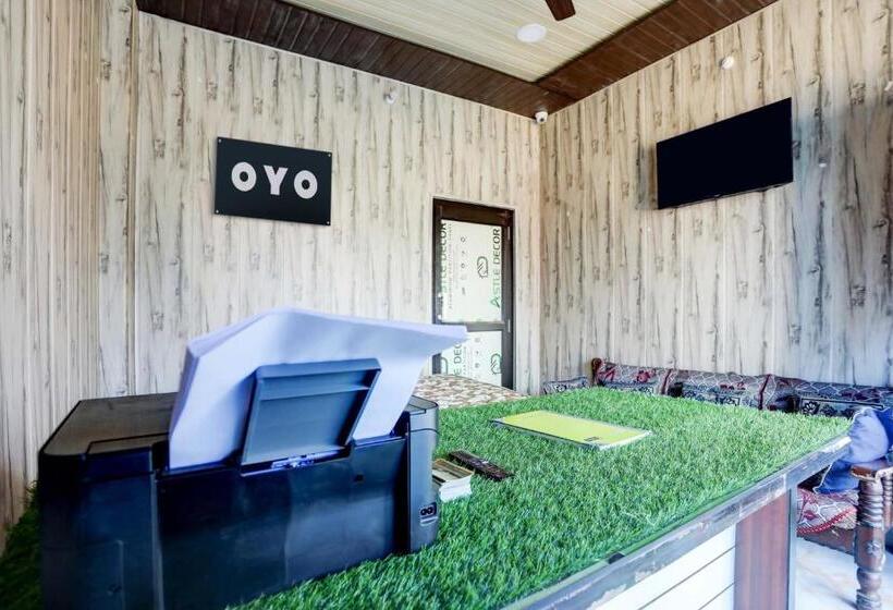 ホテル Oyo The Grand Soron