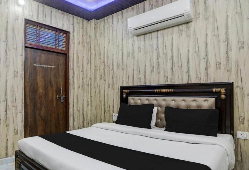 ホテル Oyo The Grand Soron