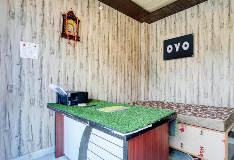 ホテル Oyo The Grand Soron