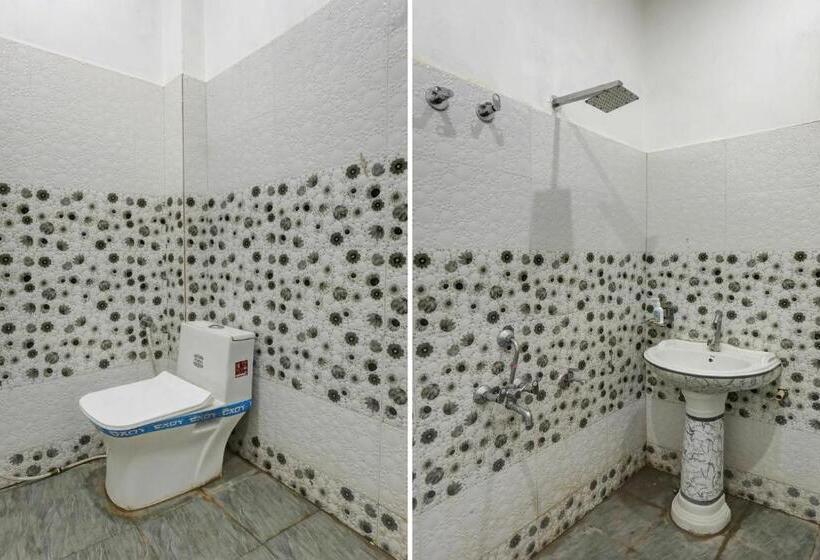 ホテル Oyo The Grand Soron