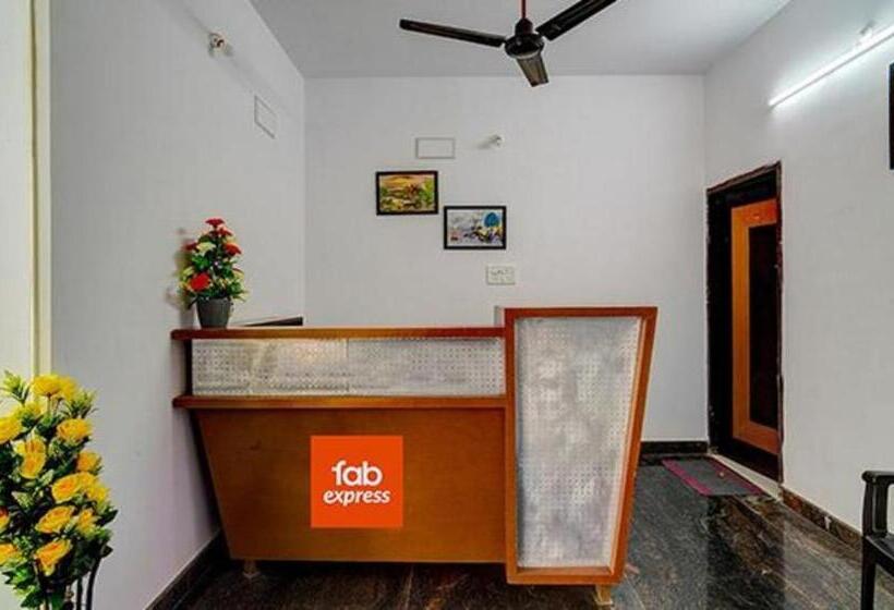 בית מלון כפרי Fabexpress Vinayak Residency