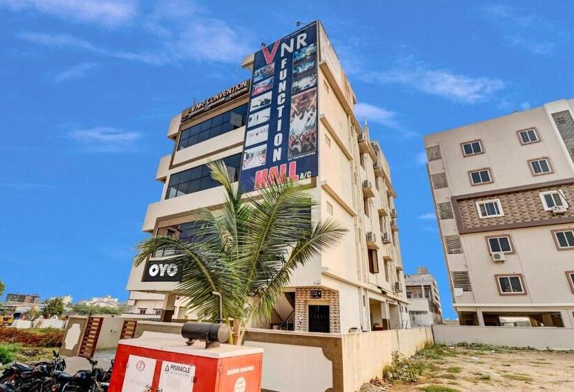 Отель Oyo Vnr Convention