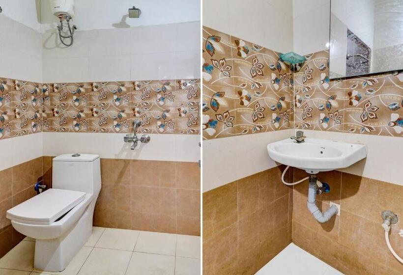 Отель Oyo Vnr Convention