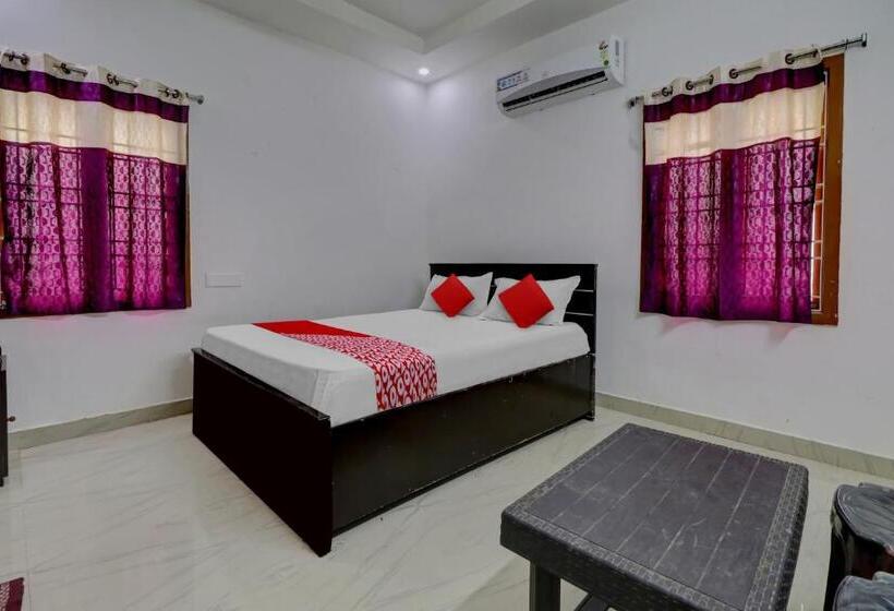 Отель Oyo Vnr Convention