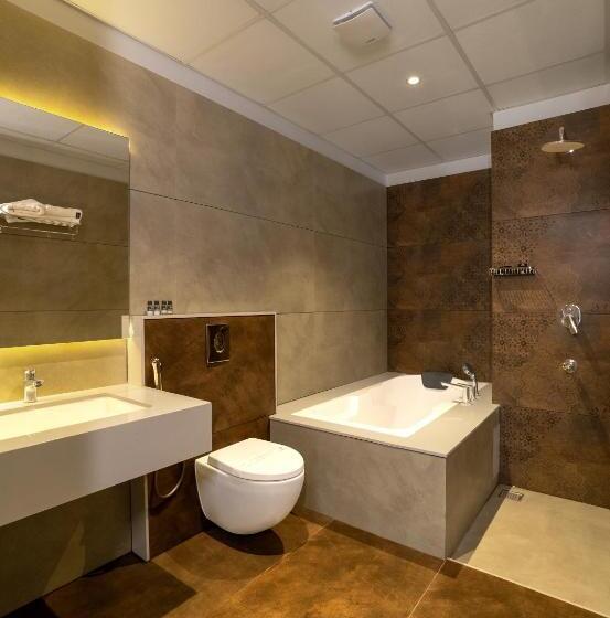 فندق Palcastle Regency