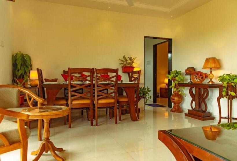 בית מלון כפרי Paras Palace