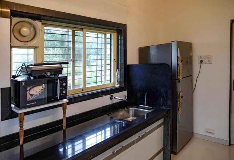 בית מלון כפרי Paras Palace