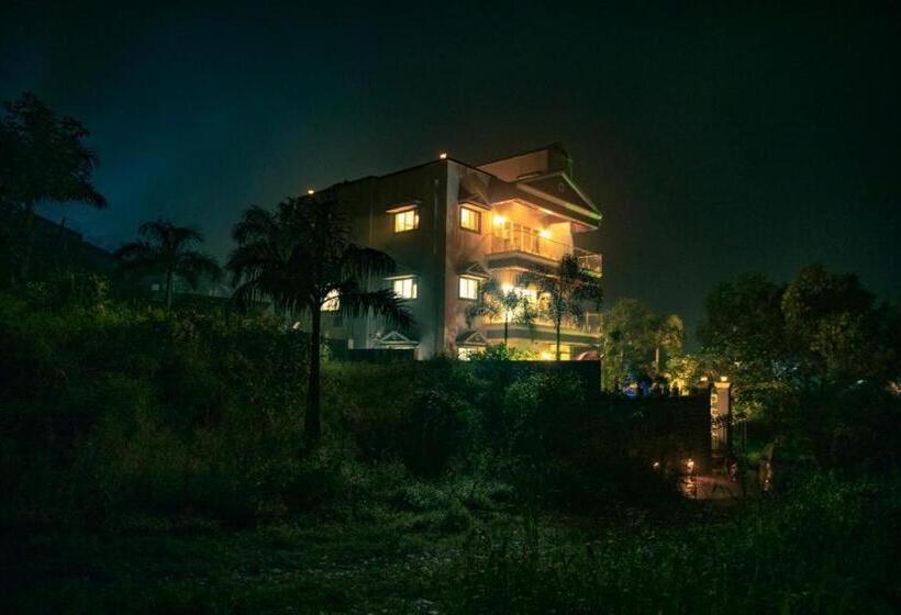 בית מלון כפרי Paras Palace