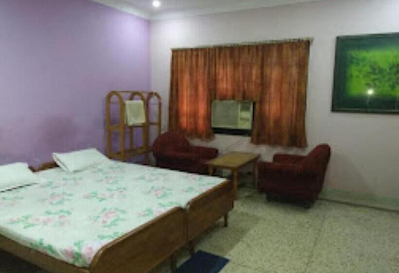 בית מלון כפרי Park View Palace,bhubaneswar