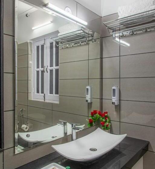 هتل The Winterfield Riverside Resort Manali