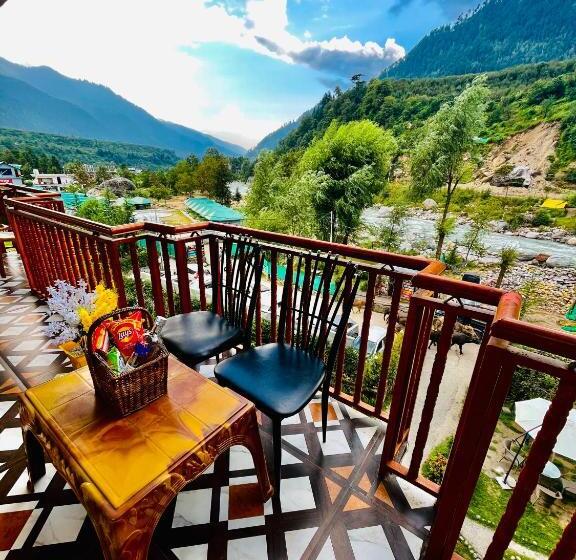 هتل The Winterfield Riverside Resort Manali