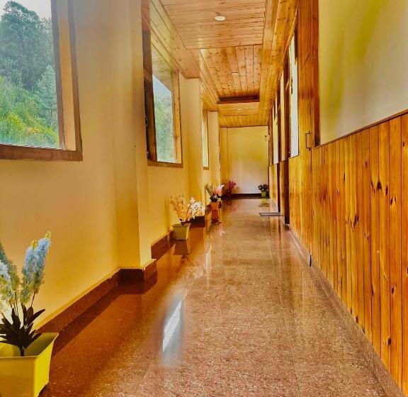 هتل The Winterfield Riverside Resort Manali