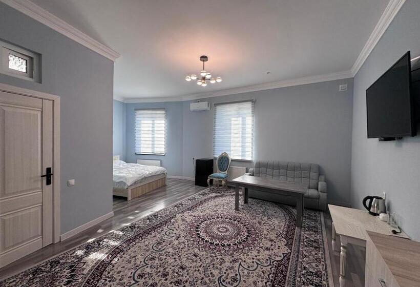 בית מלון כפרי Parvoz