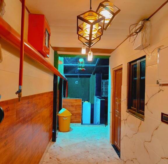 Отель Raghunandan Near Shree Ram Janambhumi