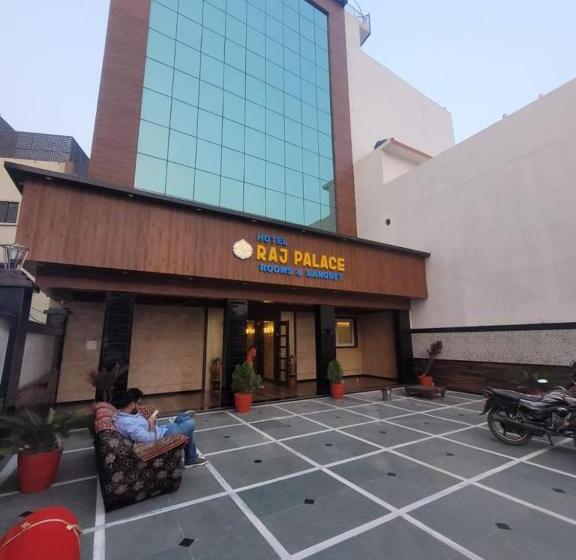 فندق Raj Palace, Ayodhya