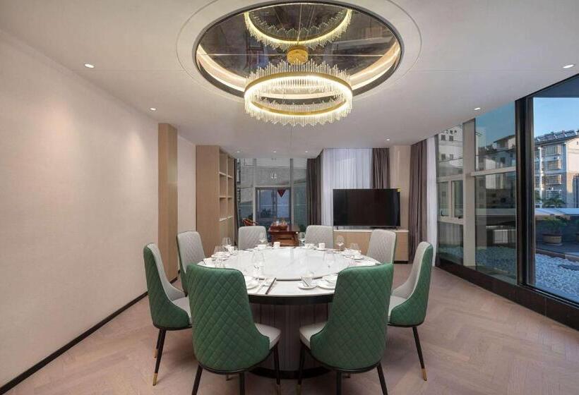 בית מלון כפרי Ramada By Wyndham Honghe Kaiyuan