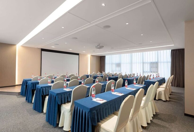 בית מלון כפרי Ramada By Wyndham Honghe Kaiyuan