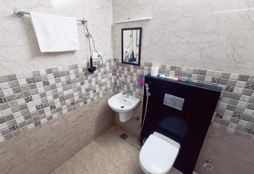 هتل Ramya Residency Porur