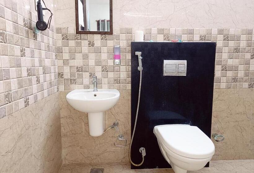 هتل Ramya Residency Porur