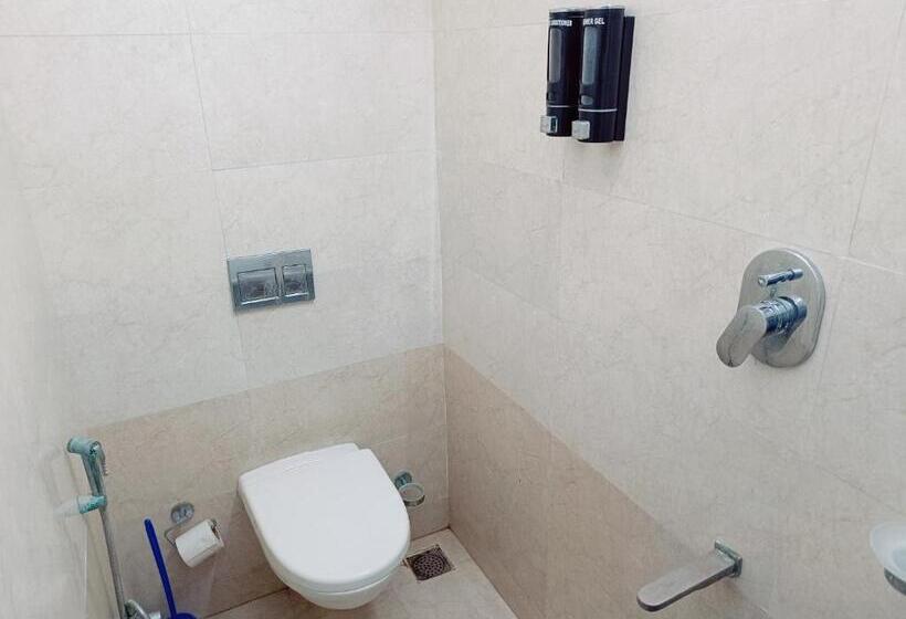 هتل Ramya Residency Porur