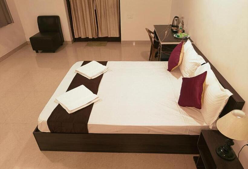 هتل Ramya Residency Porur