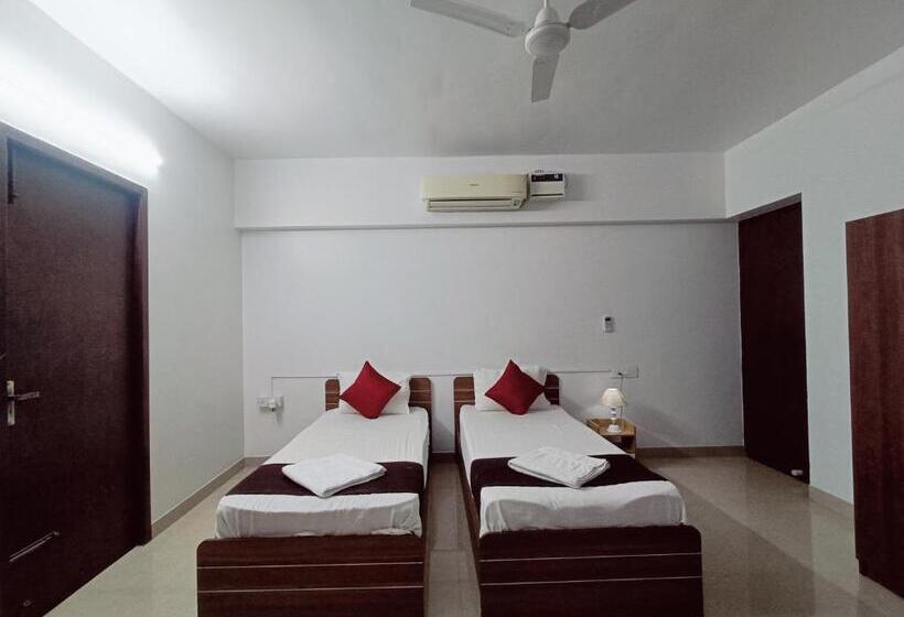 هتل Ramya Residency Porur