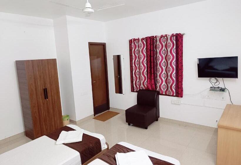 هتل Ramya Residency Porur