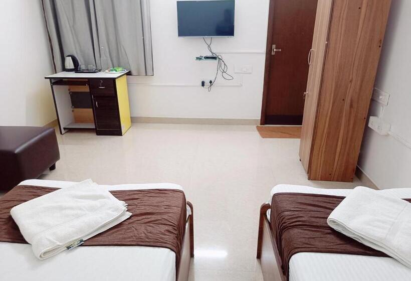 هتل Ramya Residency Porur