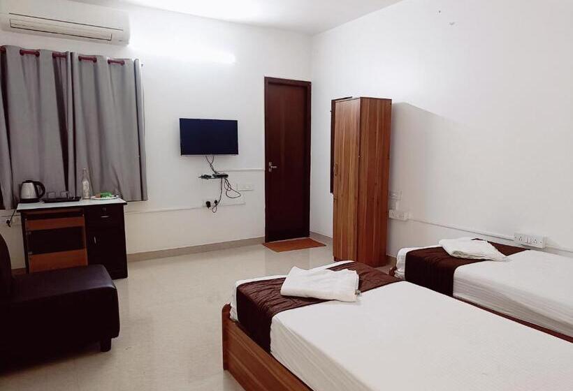 هتل Ramya Residency Porur