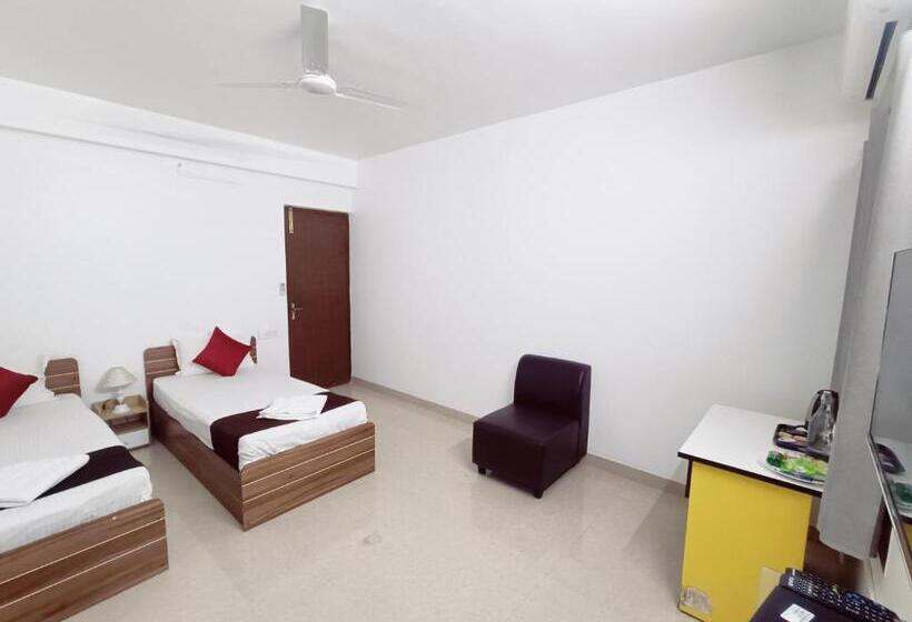 هتل Ramya Residency Porur