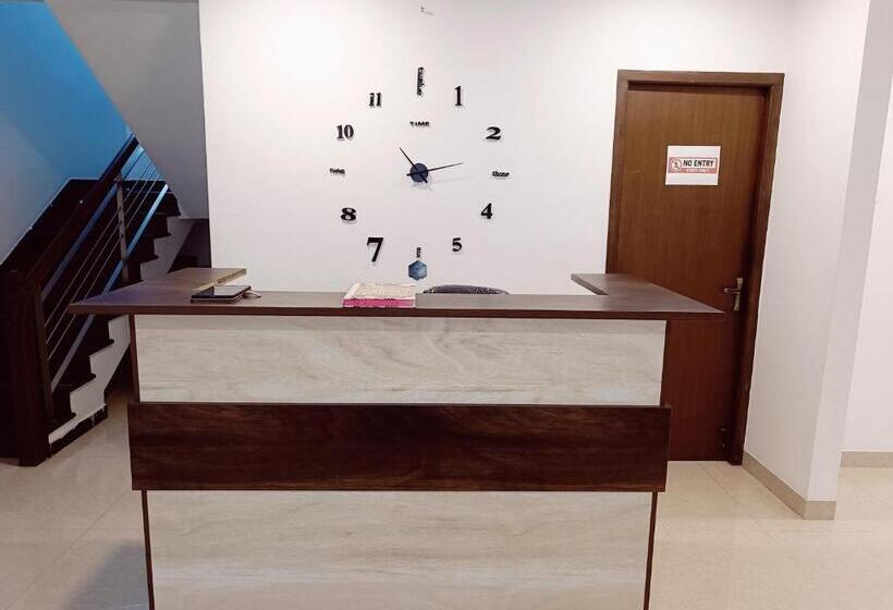 هتل Ramya Residency Porur