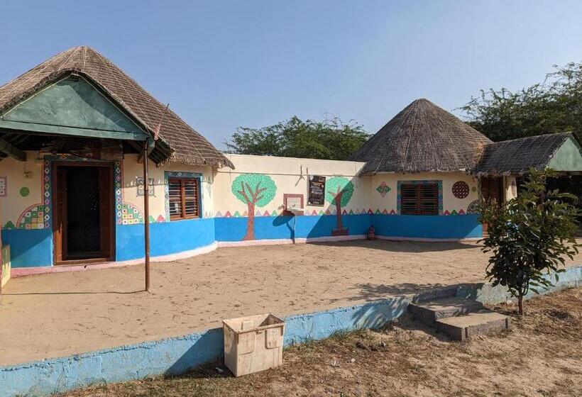 호텔 Salt Desert Homestay