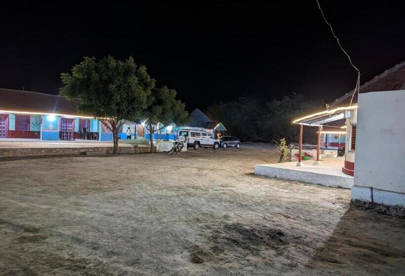 호텔 Salt Desert Homestay