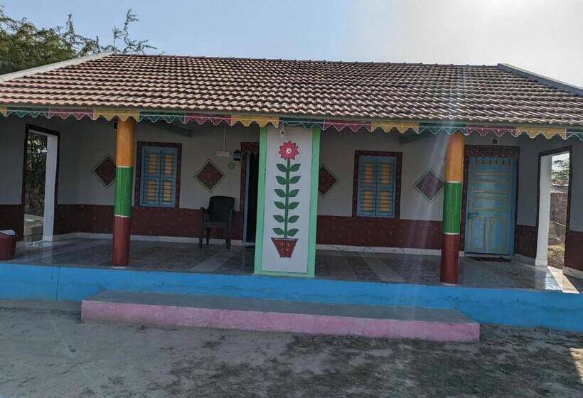 호텔 Salt Desert Homestay