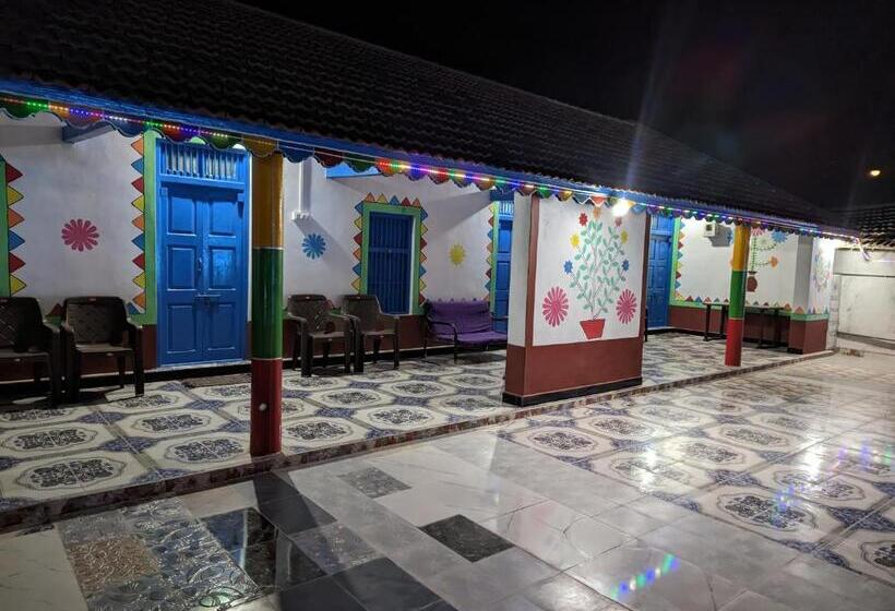 호텔 Salt Desert Homestay