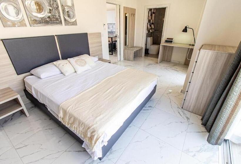 هتل Seafront Penthouse