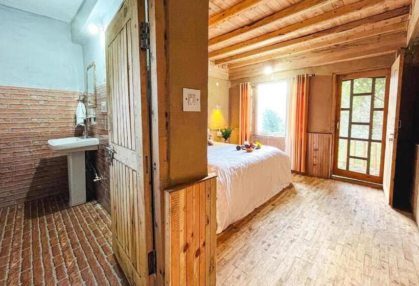 هتل Himalayan Classic, Manali