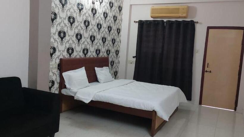 ホテル Soorya Comforts