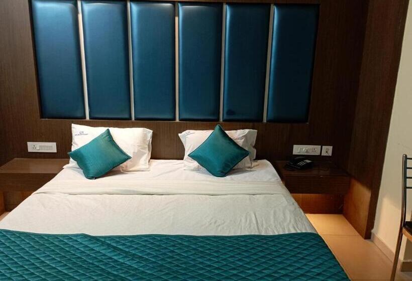 호텔 Sri Capital Residency