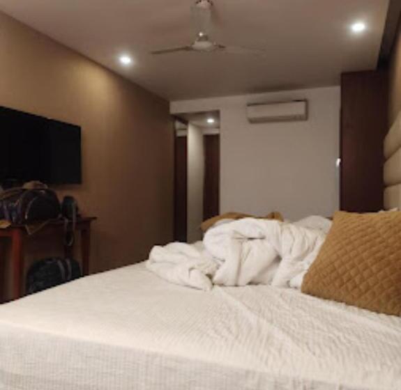 ホテル The Ebony , Saharanpur