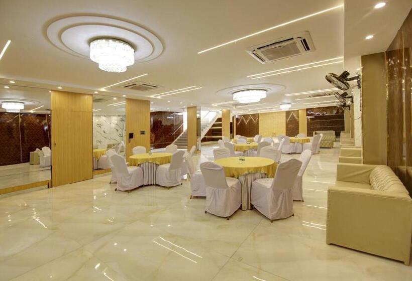 Отель Treebo Premium Embassy Inn