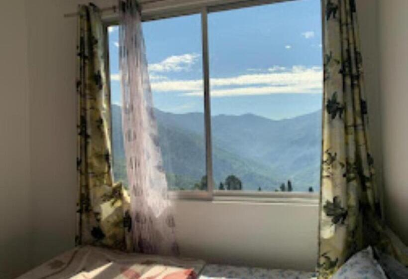 فندق The Golden Nest Home Stay , Rongli