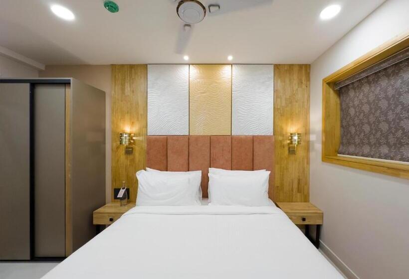 酒店 The Habitat Suites