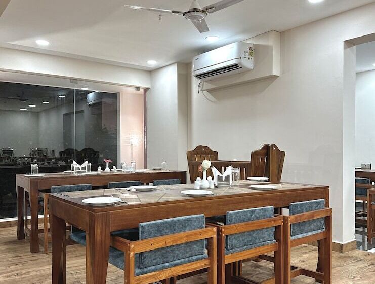 酒店 The Habitat Suites