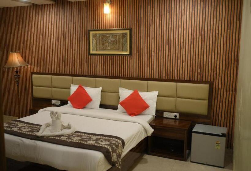 בית מלון כפרי The Park, Itarsi