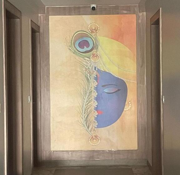 Отель Three Seasons