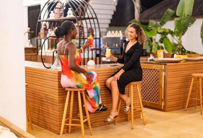 בית מלון כפרי Turkuaz Beach Zanzibar